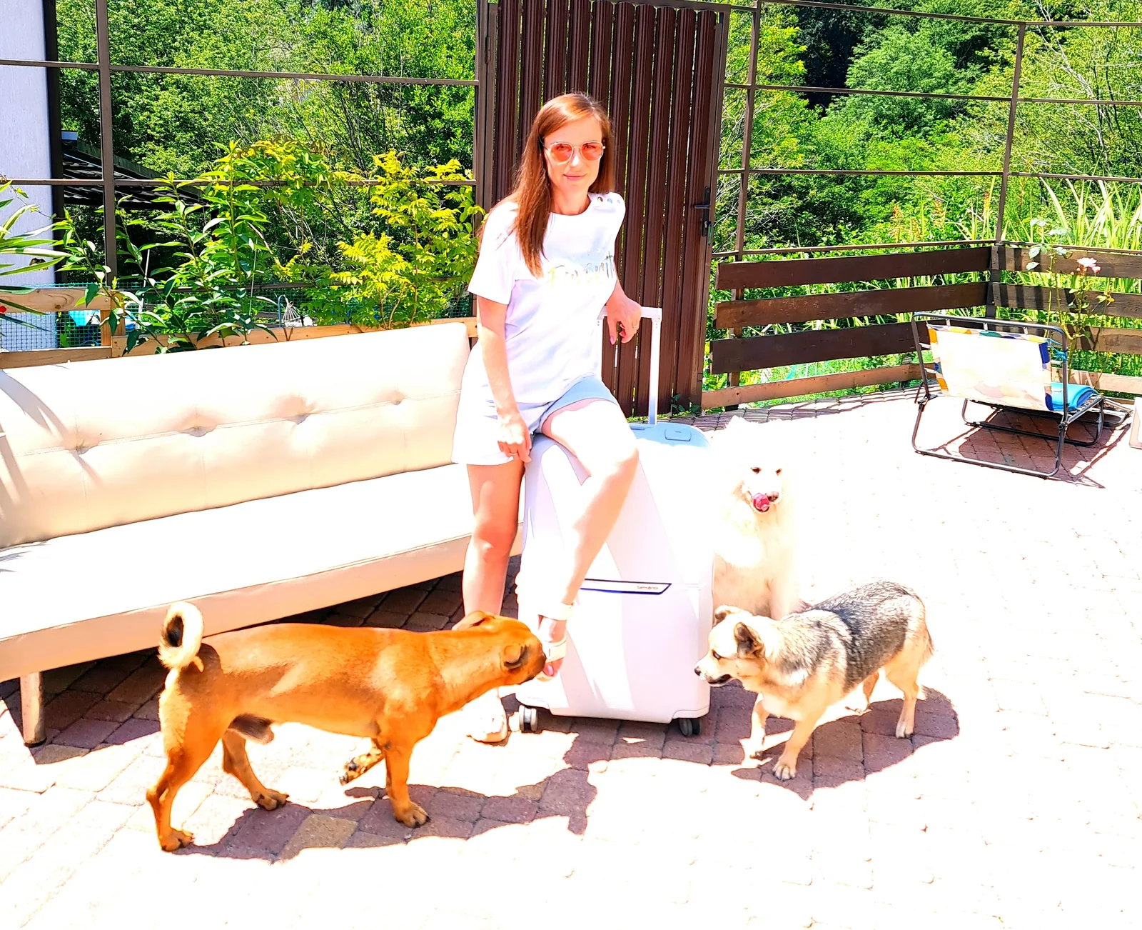 Марина, основатель ALAMIPET, со своими собаками